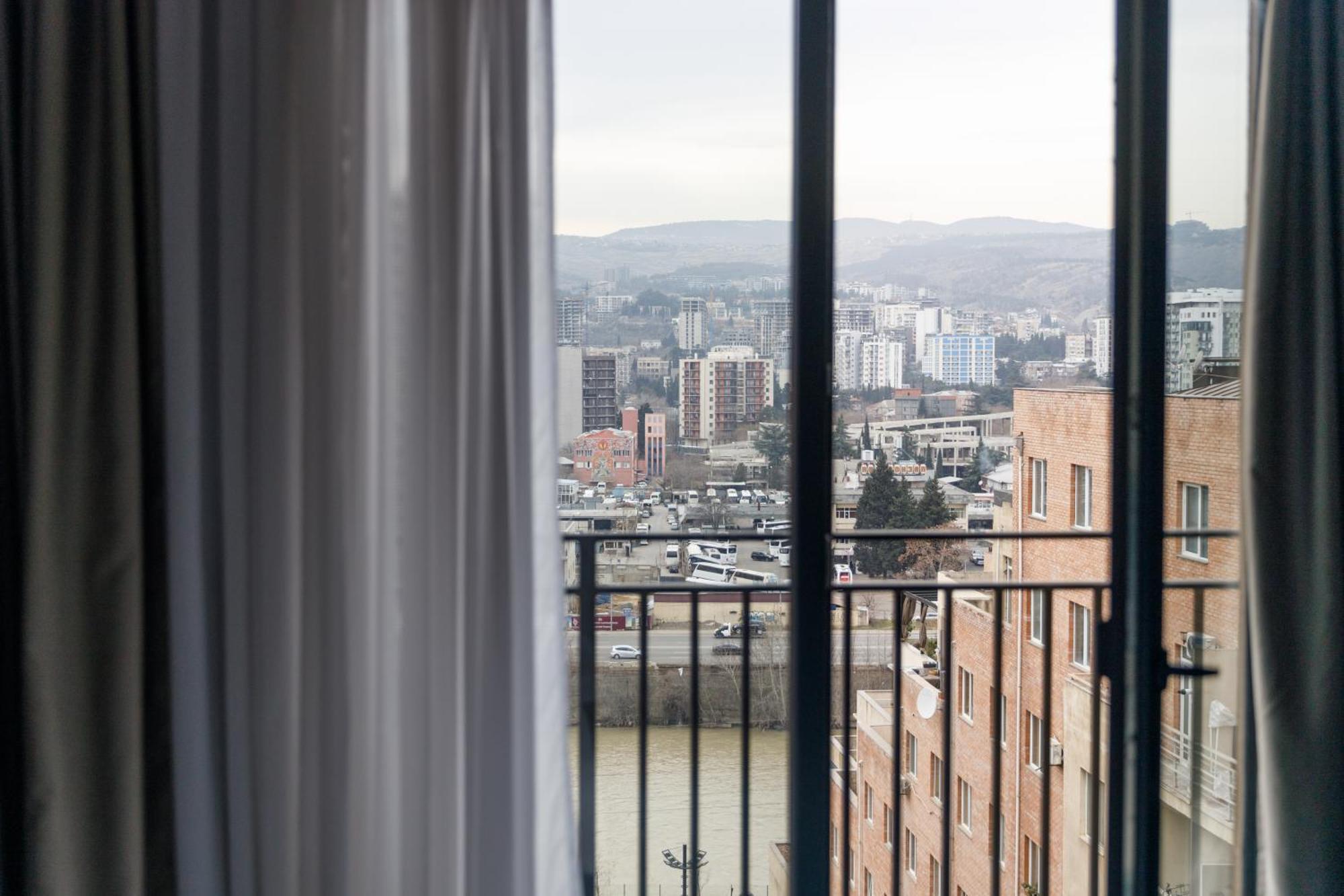 Address Inn Tbilisi ภายนอก รูปภาพ